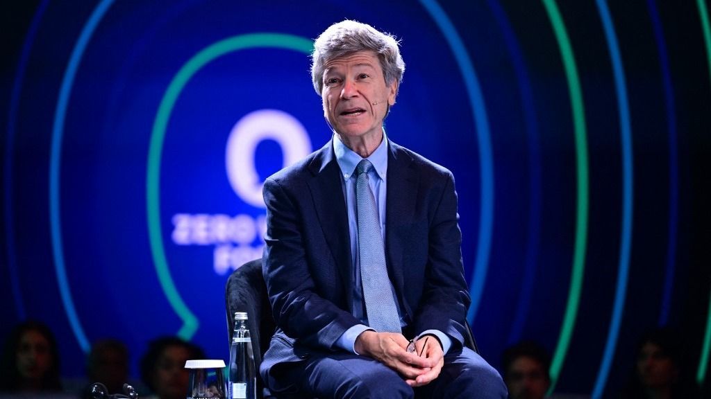 A világhírű amerikai közgazdász szerint egyedül a magyar, a cseh és a szlovák kormány őrizte meg a józan eszét Európában