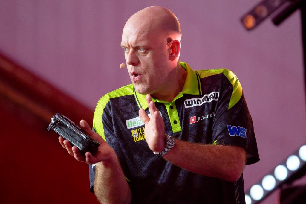 Michael van Gerwen legyőzte Gian van Veent a Bahrain Masters döntőjében. A két honfitárs a feszült hangulatú mérkőzés után dicsérte egymást