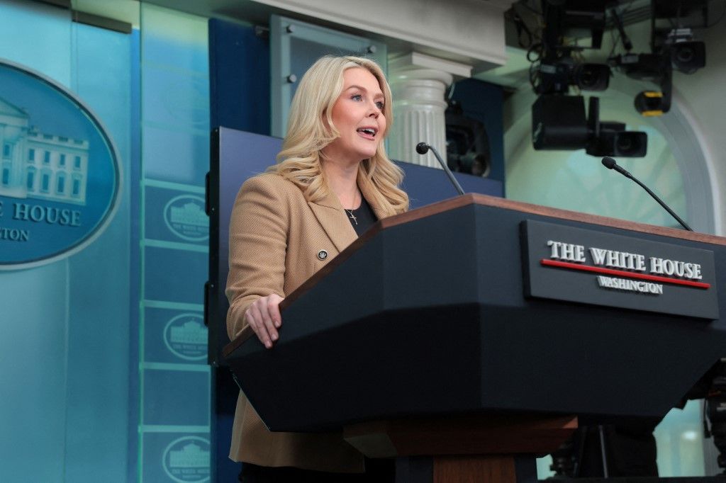 WASHINGTON, DC - JANUARY 15: White House Press Secretary Karoline Leavitt speaks during a news briefing in the James S. Brady Press Briefing Room of the White House on January 15, 2026 in Washington, DC. Leavitt discussed mortgage rates, the Supreme Court case on transgender athletes participating in womens sports and the Trump administrations Great Healthcare Plan, among other topics.   Anna Moneymaker/Getty Images/AFP (Photo by Anna Moneymaker / GETTY IMAGES NORTH AMERICA / Getty Images via AFP)
