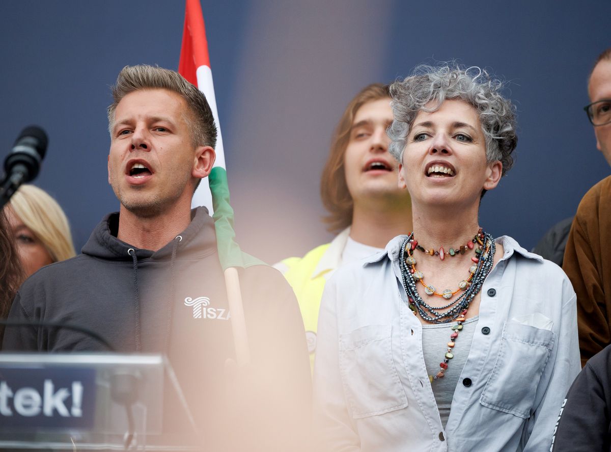 20250413 Budapest
A Tisza Párt „Nemzet Hangja” elnevezésű kezdeményezése kérdéseinek eredményváró rendezvénye.
fotó: Hatlaczki Balázs (HB)
MW
képen: Magyar Péter, a Tisza Párt elnöke, Bódis Kriszta író és a Tisza párt szakértője