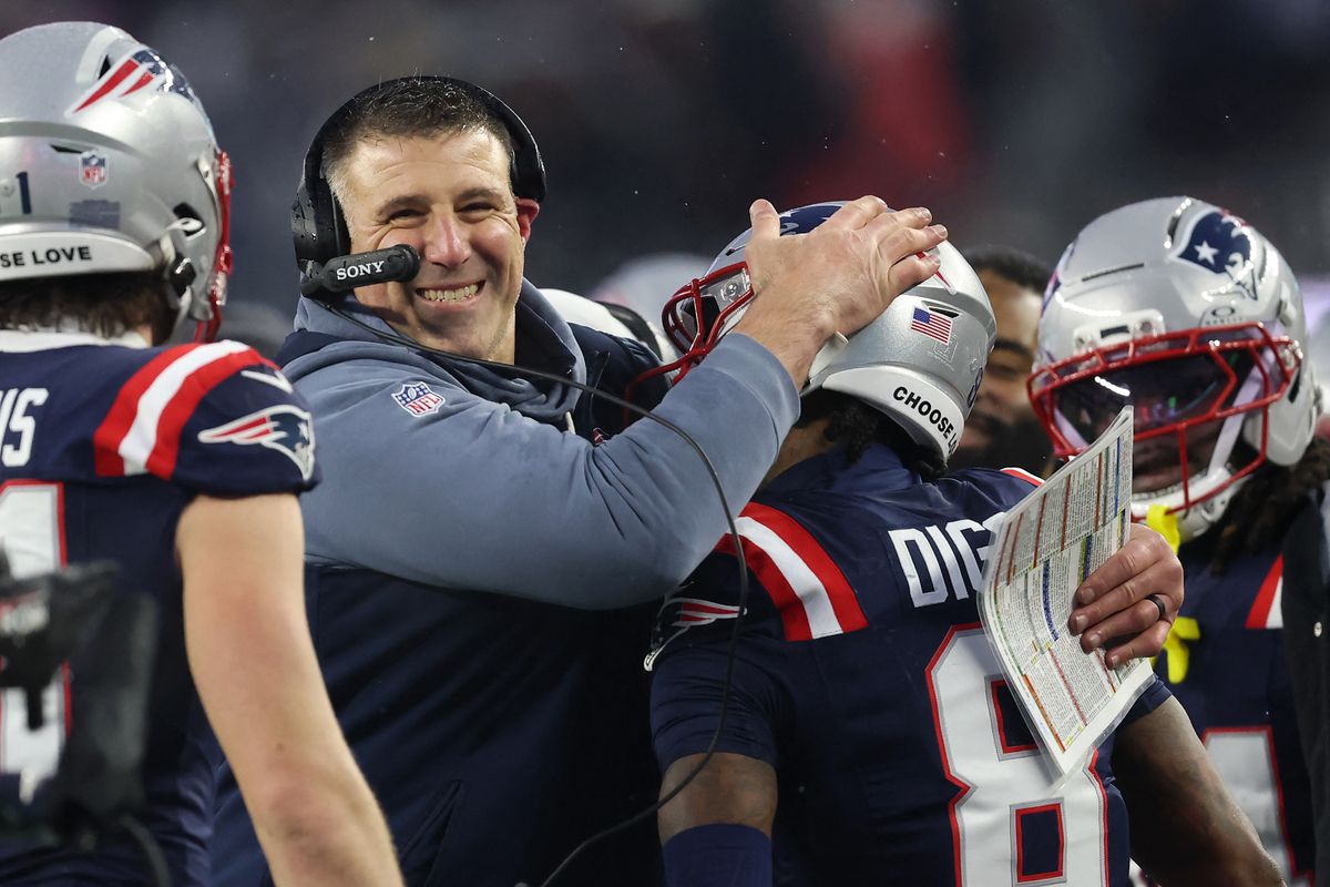 Mike Vrabel három Super Bowl-gyűrűt szerzett Tom Brady csapattársaként, most vezetőedzőként dolgozik a New England Patriots újabb sikeréért