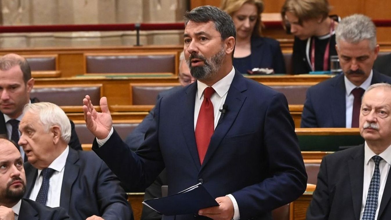 Hídvéghi Balázs a Miniszterelnöki Kabinetiroda
parlamenti államtitkára