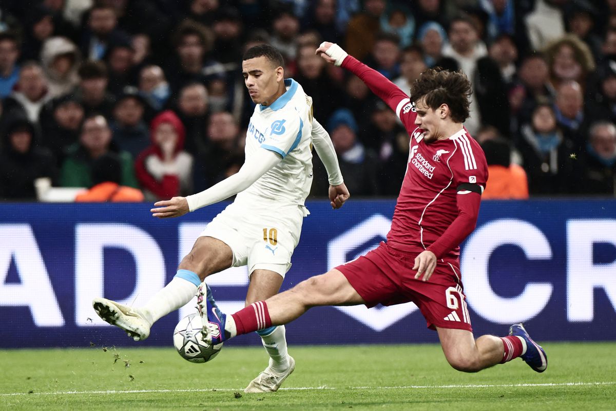 Kerkez Milos (jobbra) az Oympique Marseille ellen is az első perctől a pályán volt a Liverpool színeiben