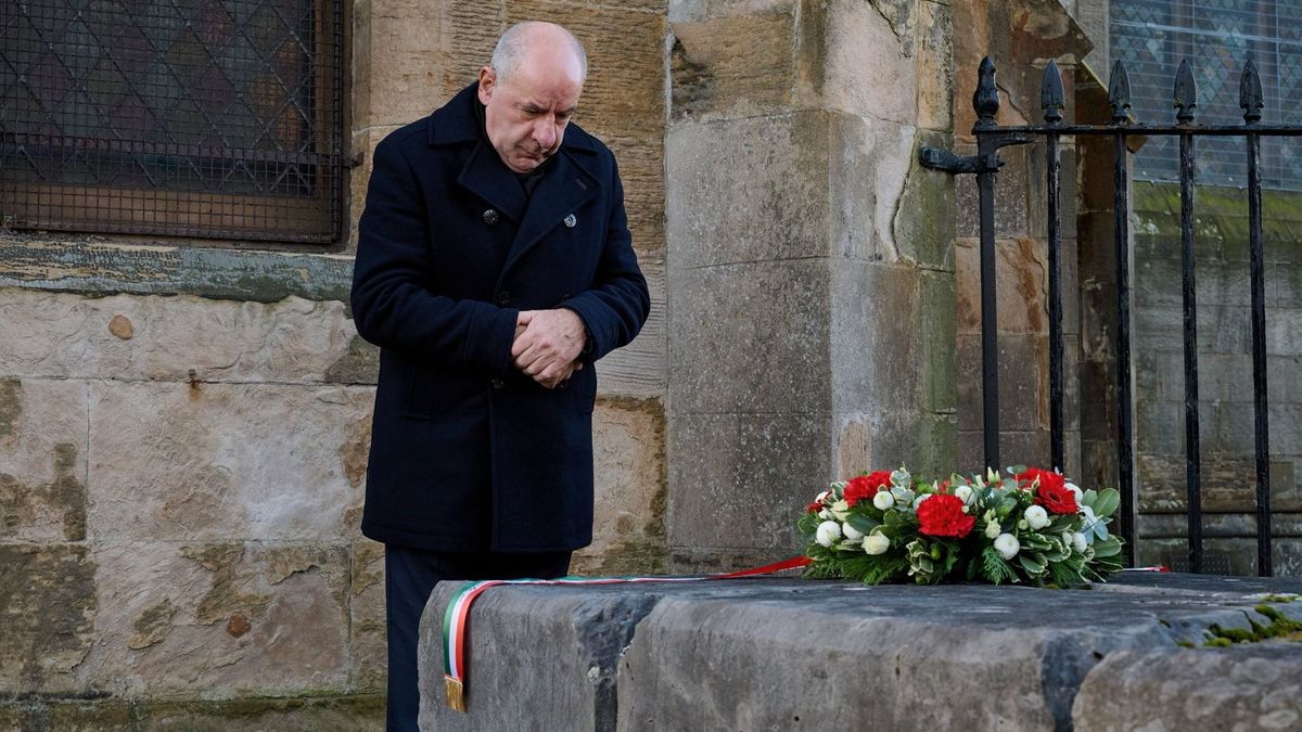 Sulyok Tamás megkoszorúzta Skóciai Szent Margit sírját