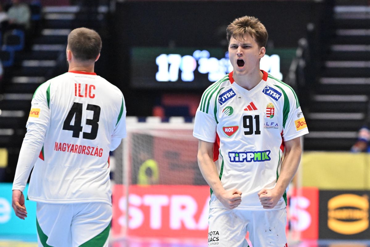 Hungary's right winger #91 Bence Imre (R) reacts after a goal during the men's EHF Euro 2026 preliminary round group F handball match Italy v Hungary in Kristianstad, Sweden, on January 18, 2026. (Photo by Johan Nilsson/TT / TT NEWS AGENCY / AFP) / Sweden OUT