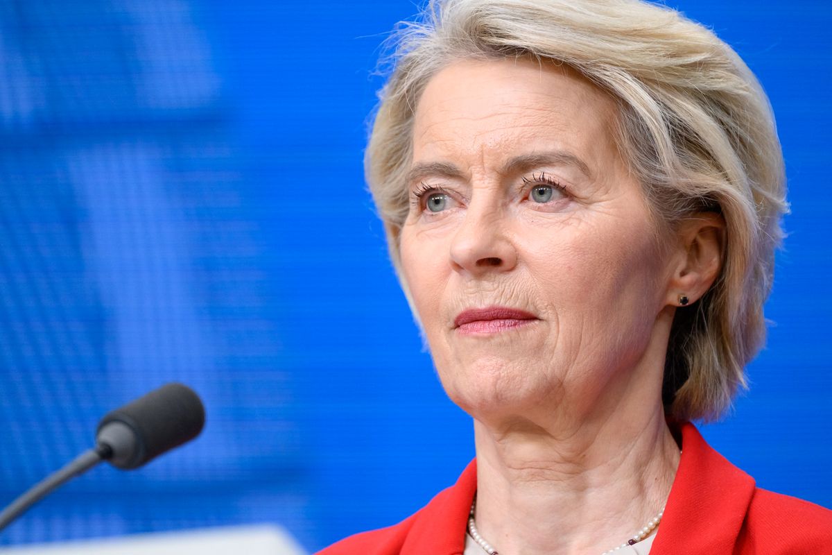 Dömötör Csaba szerint Ursula von der Leyen lehetőségről beszél az újjáépítés kapcsán, azonban ezt az európai emberek finanszíroznák