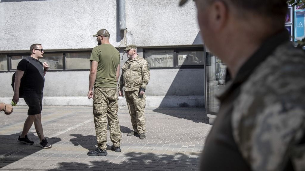 Ukrajna – A TCK emberei civileket állítanak meg