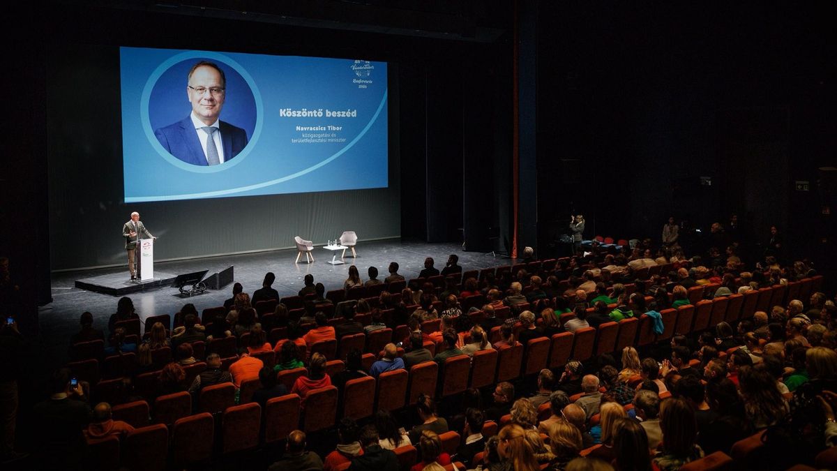 Navracsics Tibor: A vándortábor nem csupán nyári program, hanem életre szóló iskola