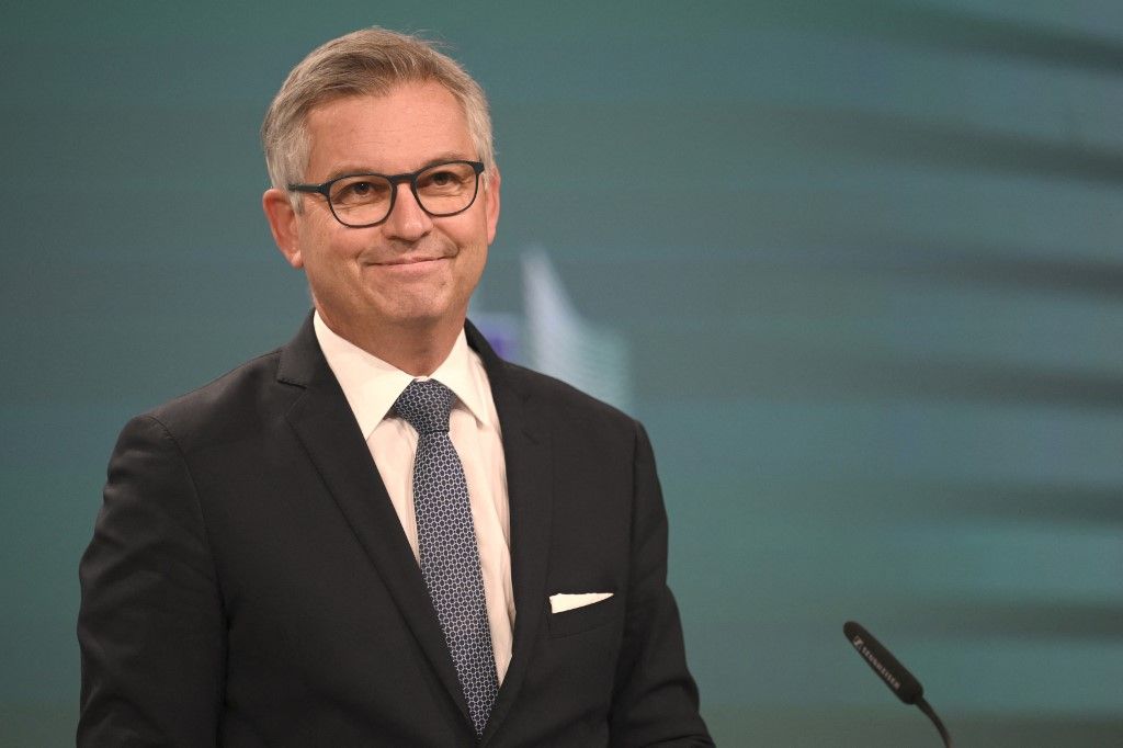 Magnus Brunner az EU belügyi biztosa felszólította a német kormányt, hogy a belátható időn belül szüntesse meg a határellenőrzéseket (Fotó: NICOLAS TUCAT / AFP)