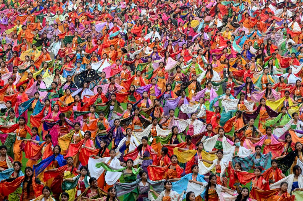 India - Táncosok a Bwisagu fesztiválon