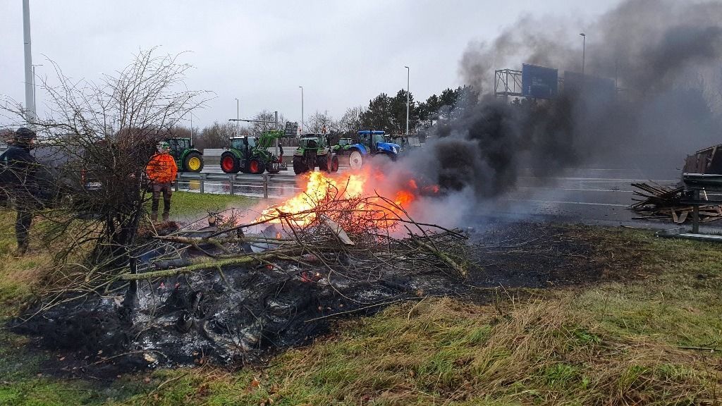 Gazdatüntetés okoz fennakadást a belga utakon