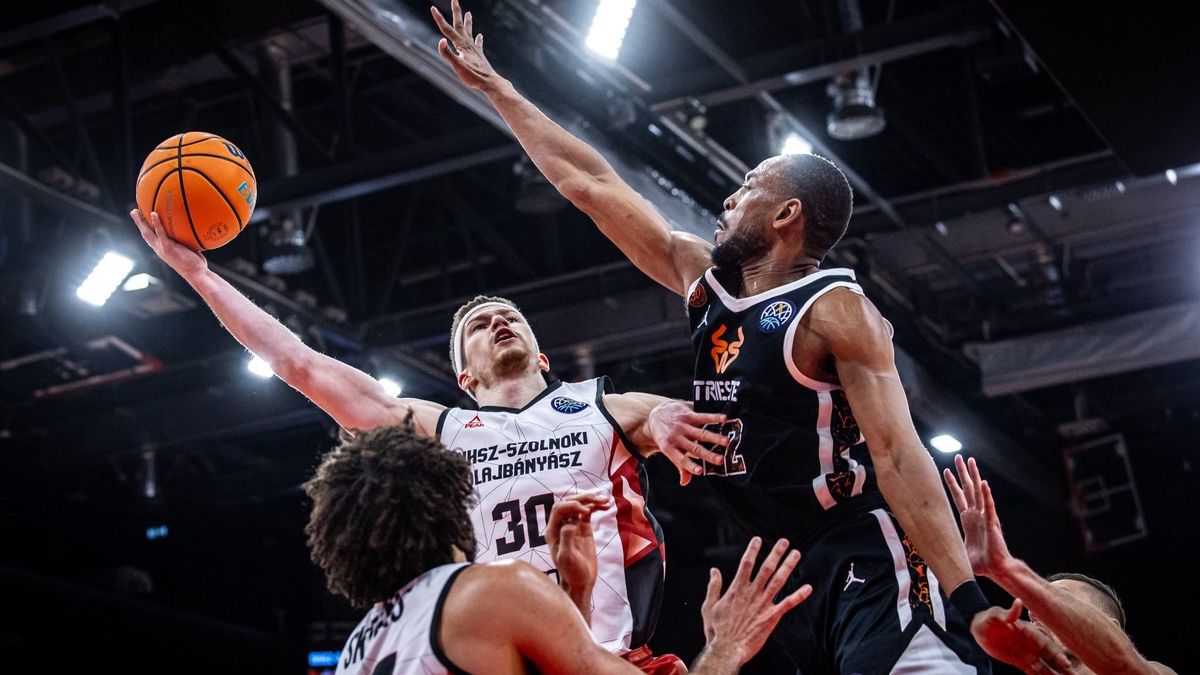 Szégyen Szolnokon: elcsalták a véghajrát, majd kiosontak a teremből a bírók