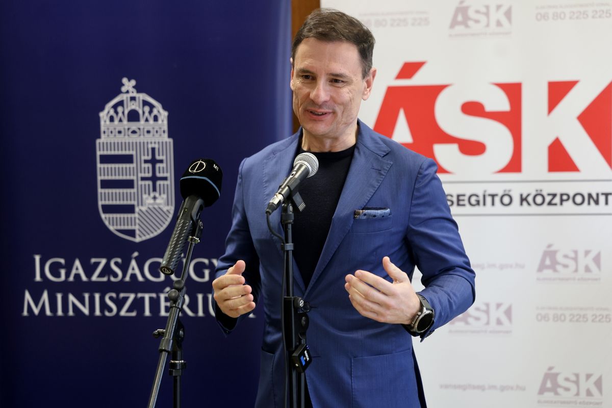 Ózd, 2026. január 30.
Tuzson Bence igazságügyi miniszter beszédet mond az áldozatsegítő pont átadásán az Ózdi Rendőrkapitányságon 2026. január 30-án.
MTI/Vajda János