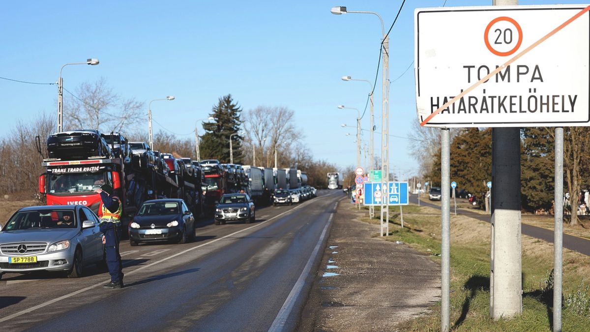 Rég nem látott dugók várhatóak hétfőtől a déli határnál, szerb fuvarozók demonstrálnak a határátkelőknél