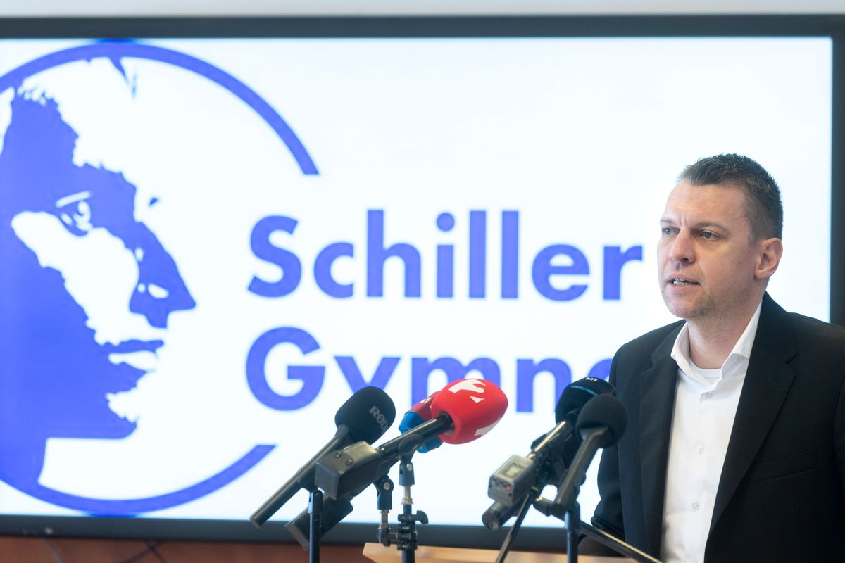 Pilisvörösvár, 2026. január 8.
Menczer Tamás, a térség fideszes országgyűlési képviselője, a Fidesz-KDNP kommunikációs igazgatója beszédet mond a pilisvörösvári Schiller Gimnázium és Kollégium felújításának átadásán 2026. január 8-án.
MTI/Kocsis Zoltán