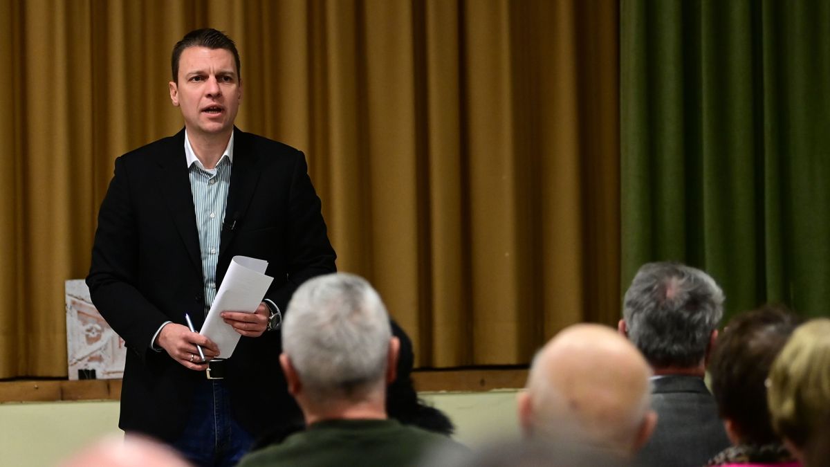 Menczer Tamás: Erre csak Orbán Viktor képes!