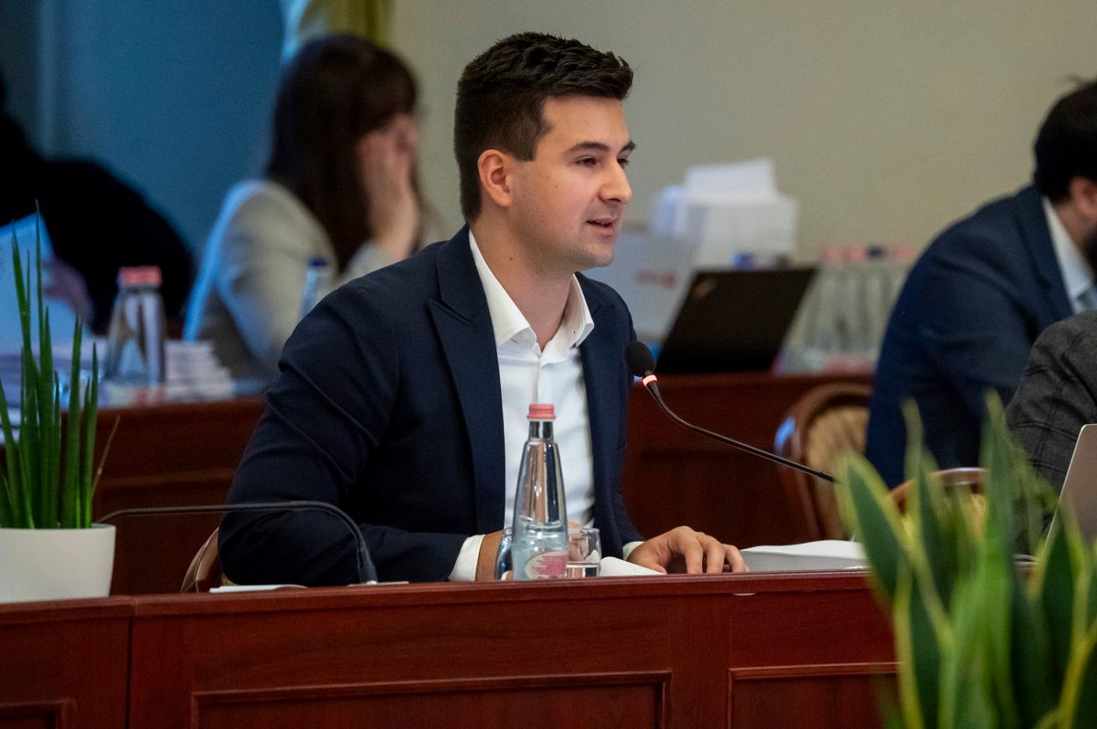 Budapest, 2025. december 17.
Gulyás Gergely Kristóf, a Fidesz-KDNP képviselője felszólal a Fővárosi Közgyűlés ülésén a Városháza dísztermében 2025. december 17-én.
MTI/Balogh Zoltán