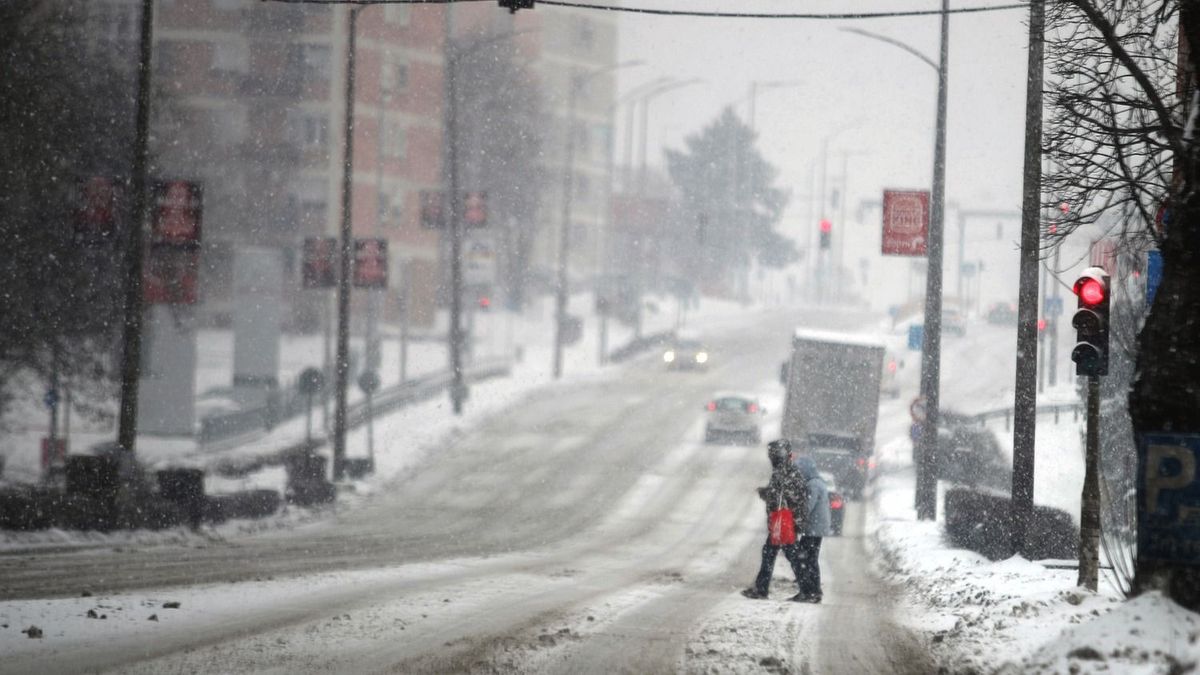 Havazás, ónos eső, extrém hideg miatt adtak ki figyelmeztetést az ország egész területére szerda éjfélig