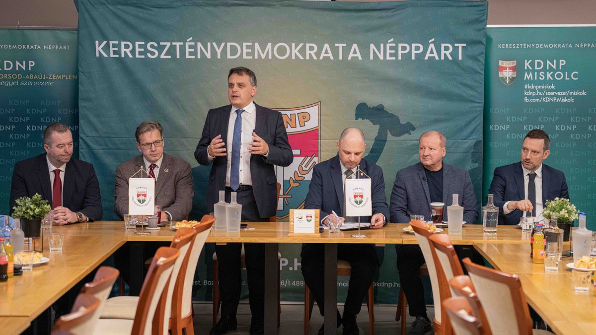 Latorcai Csaba: Gyűlölettel, erőszakkal nem lehet országot irányítani