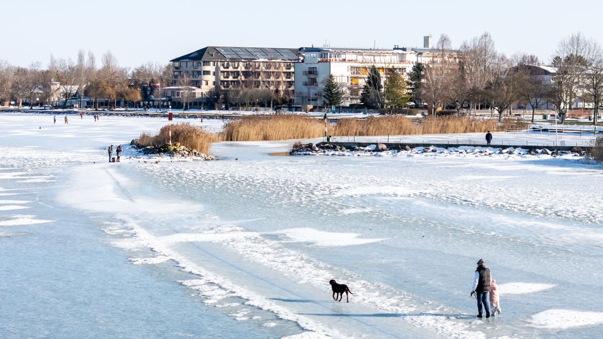 Mínusz tizenöt fok jön, miközben köd és extrém hideg miatt adtak ki figyelmeztetéseket a meteorológusok