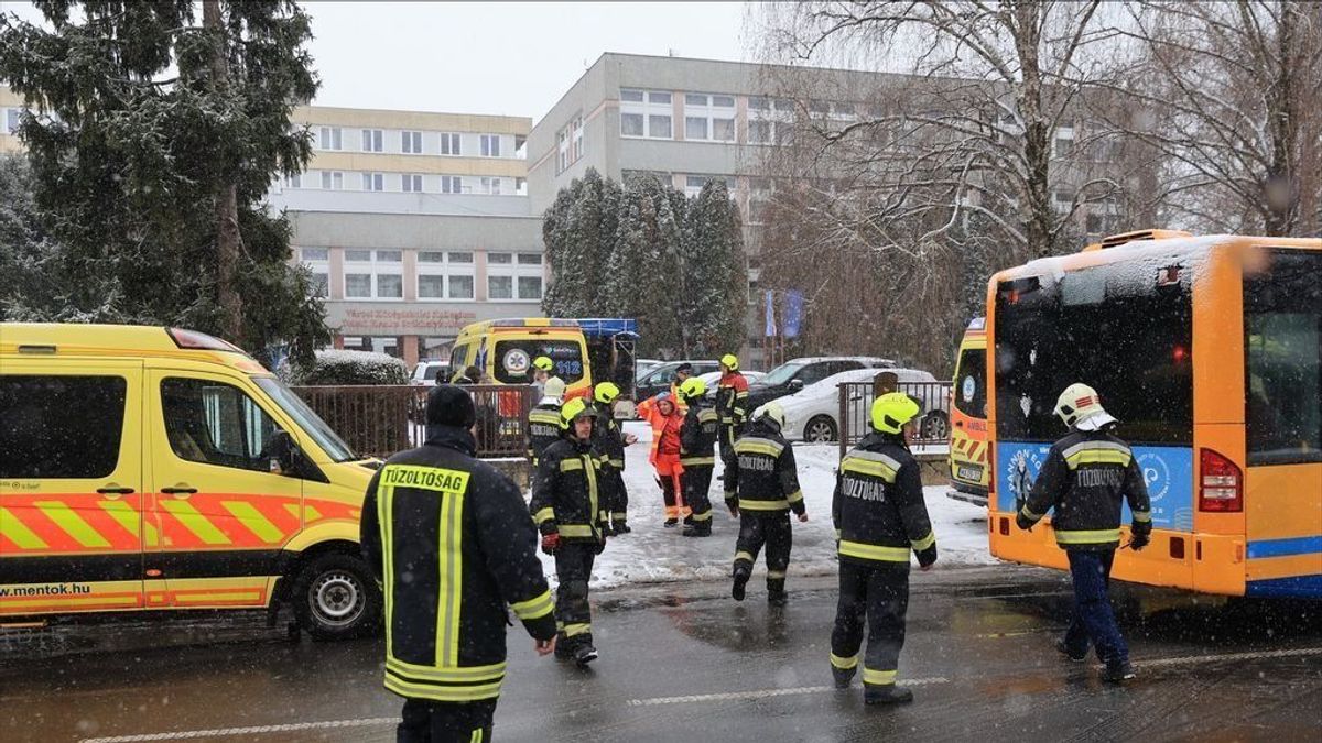 Még mindig nem engedtek haza mindenkit a kórházból, miután valaki egy gyanús befőttesüveget hagyott a zalai iskola egyik lépcsőfordulójában