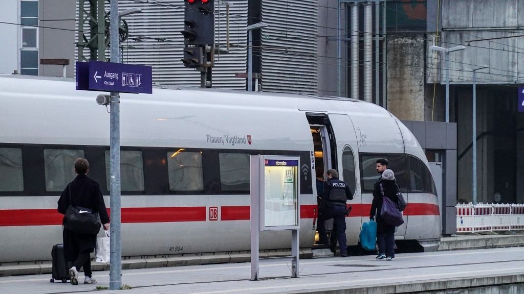 Három év telt el azóta, hogy egy migráns halálra késelt egy fiatal párt egy észak-németországi regionális vonaton