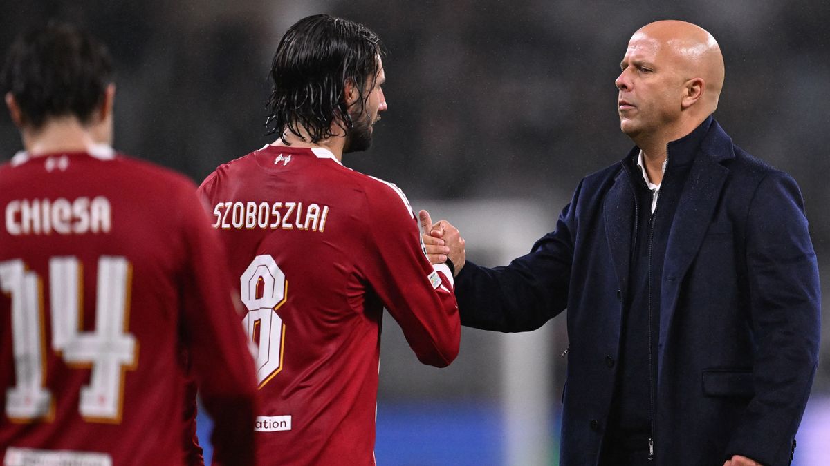 Slot megbeszélte Szoboszlaival a hibáját, Kerkezről titokzatoskodott