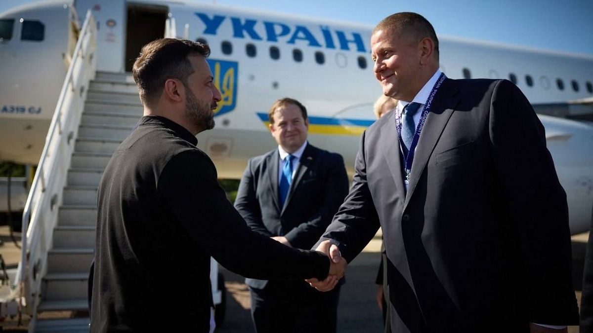 Zelenszkij nagy bajban, a legnagyobb riválisával tárgyal