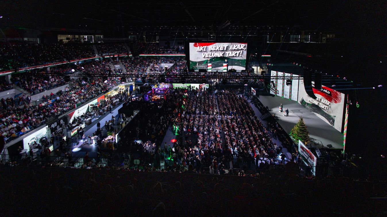 Pataky Attila robbantotta be a miskolci Háborúellenes nagygyűlést