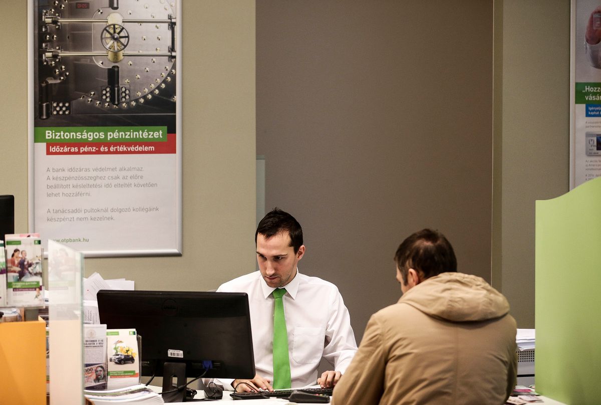 lakossági betétek, bank, OTP, pénz