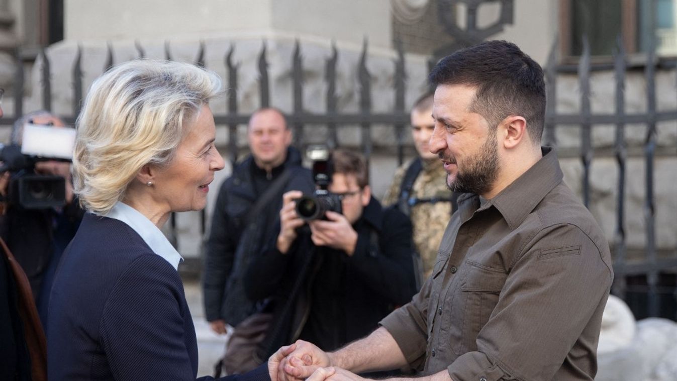 Ursula von der Leyen és Volodimir Zelenszkij (Fotó: AFP)
