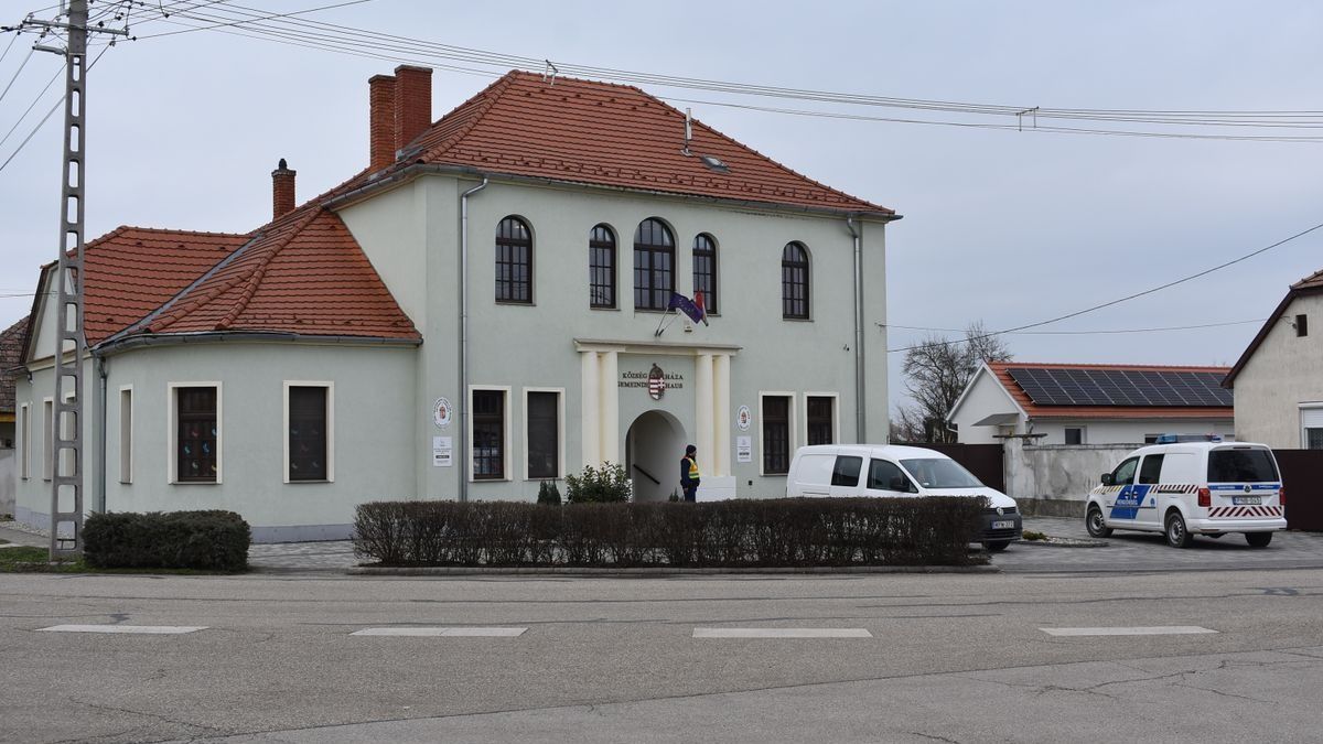 Takács Péter meglátogatta a kórházban a meglőtt polgármestert