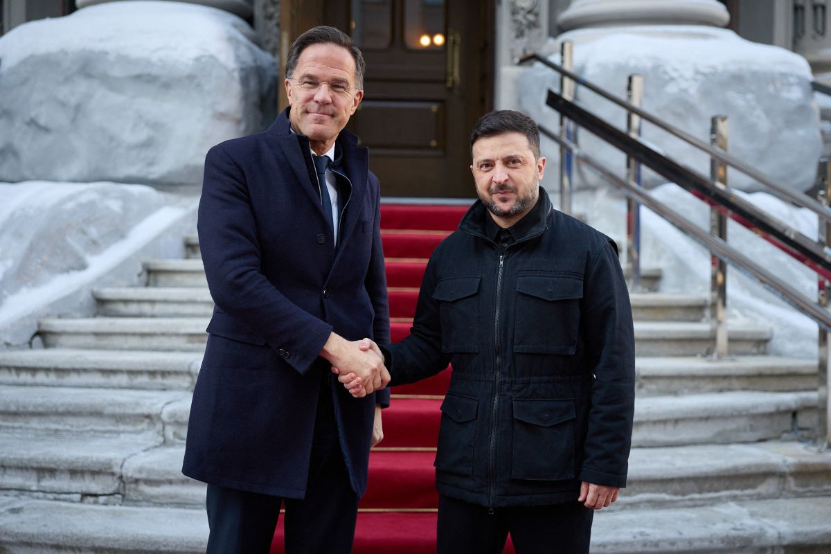 Mark Rutte NATO-főtitkár és Volodimir Zelenszkij ukrajnai elnök