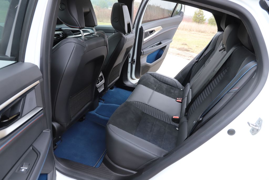 Renault Rafale PHEV teszt