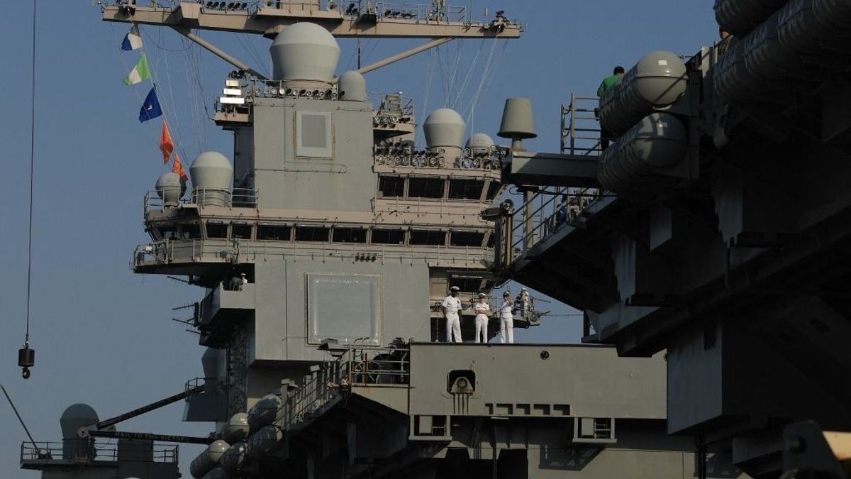 Trump rezsimváltást emlegetett, óriási hadihajó tart a Közel-Keletre + videó