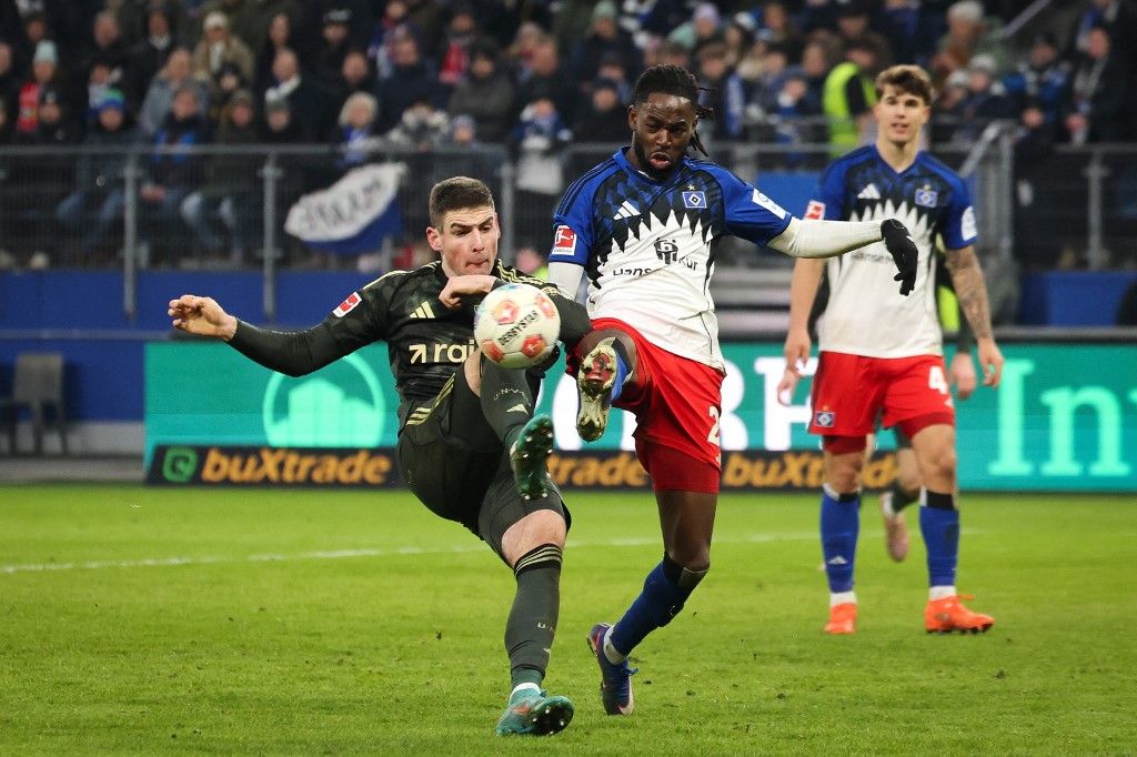 Andrej Ilic nem találta el az üres kaput a  Hamburg-Union Berlin Bundesliga-meccsen. Schäfer András csere volt, a csapata 3-2-re kikapott