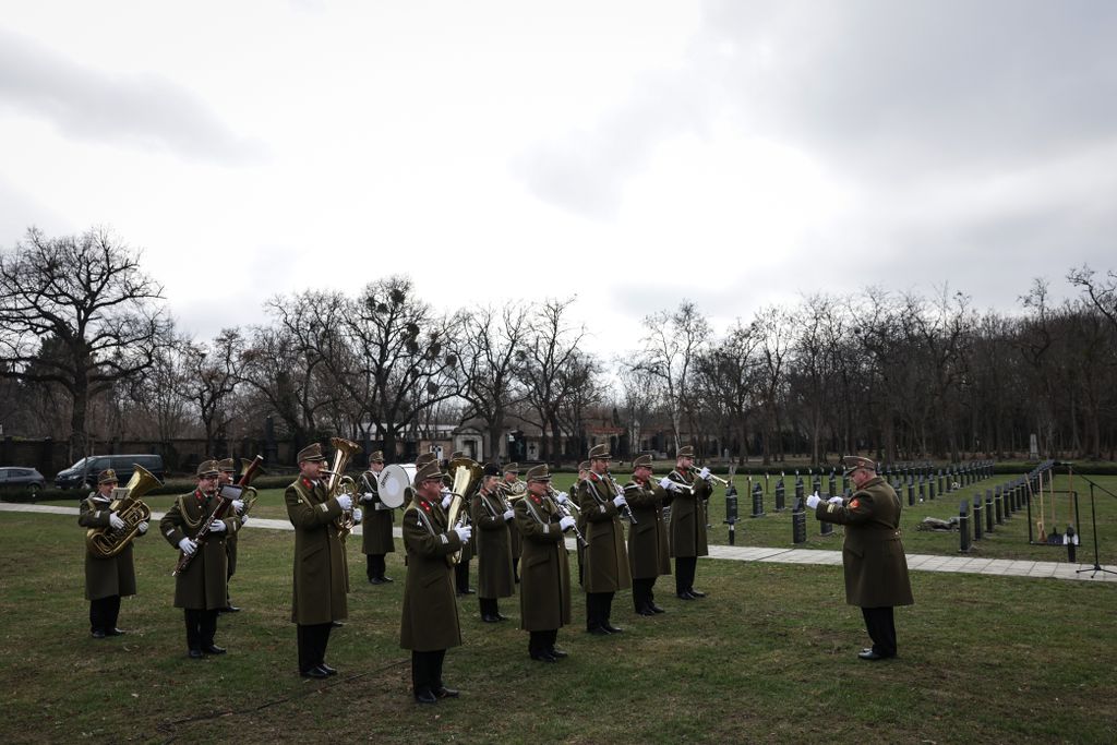 hősi halott magyar katona újratemetési szertartása Fiumei úti sírkert 
