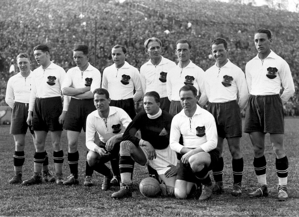 Austrian National Team - "Miracle Team". Team photo before the game between Austria and Hungary 8:2. On the Hohe Warte / Döbling. 1932. Standing from left: Schramseis - Nausch - Hoffmann - Zischek - Sindelar - Braun - Schall - Vogl. Front from left to right: Gscheidl - Hiden - Blum (glass plate W12). 24th April 1932 (Photo by VOTAVA / IMAGNO / APA-PictureDesk via AFP)