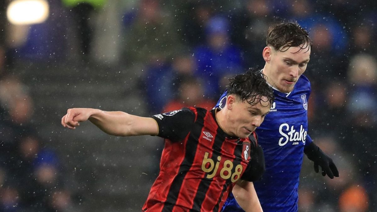 Futball-legendára hajazó becenevet kapott Tóth Alex a Bournemouth edzőjétől