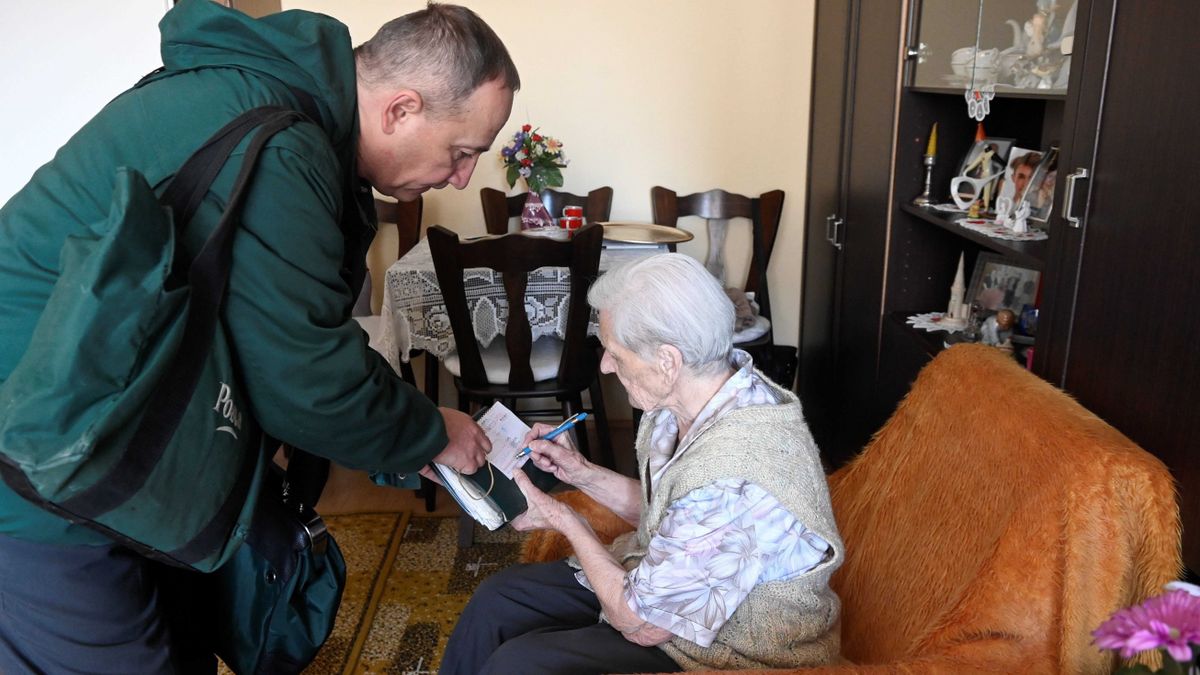 Már zajlik a nyugdíjak kézbesítése