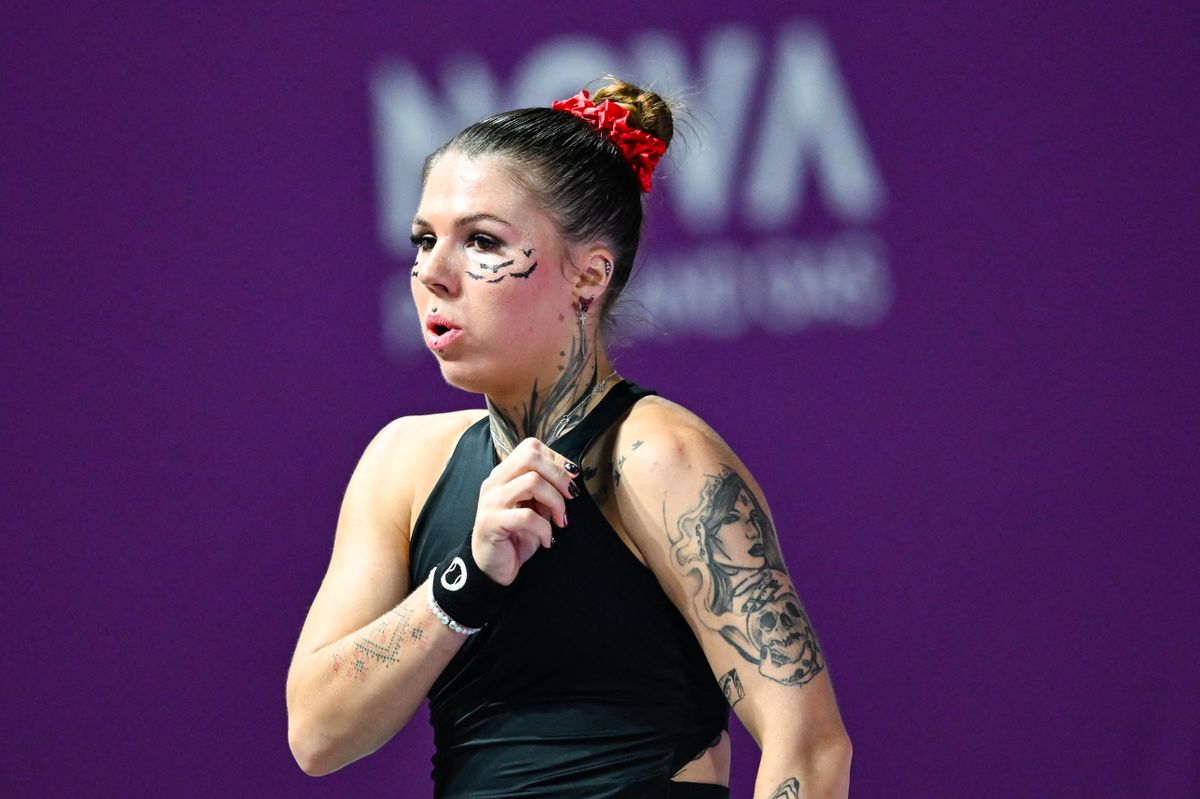 Az ukrán Olekszandra Olijnyikova a magyar Bondár Anna után az üzbég Polina Kugyermetovával sem fogott kezet, legközelebb Tóth Amarissa ellen játszik