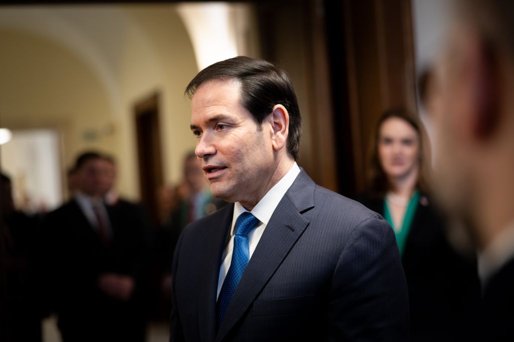 Az amerikai külügyminiszter Budapesten

Szöveg
Budapest, 2026. február 16. A Miniszterelnöki Kommunikációs Főosztály által közreadott képen Orbán Viktor miniszterelnök (j) és Marco Rubio amerikai külügyminiszter (b) a tárgyalásuk után tartott közös sajtót