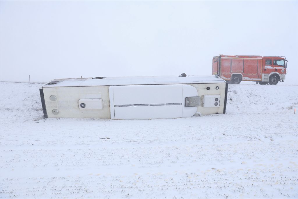 árokba borult busz Zala
