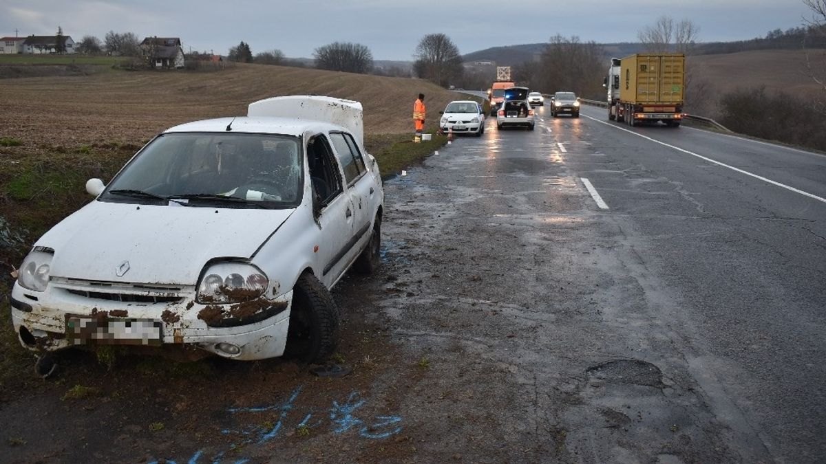 Karcolás nélkül, áldozatát az árokban hagyva távozott a 6-os út ámokfutója