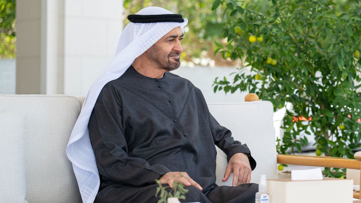 Az emirátusokban tárgyalt a miniszterelnök nemzetbiztonsági főtanácsadója