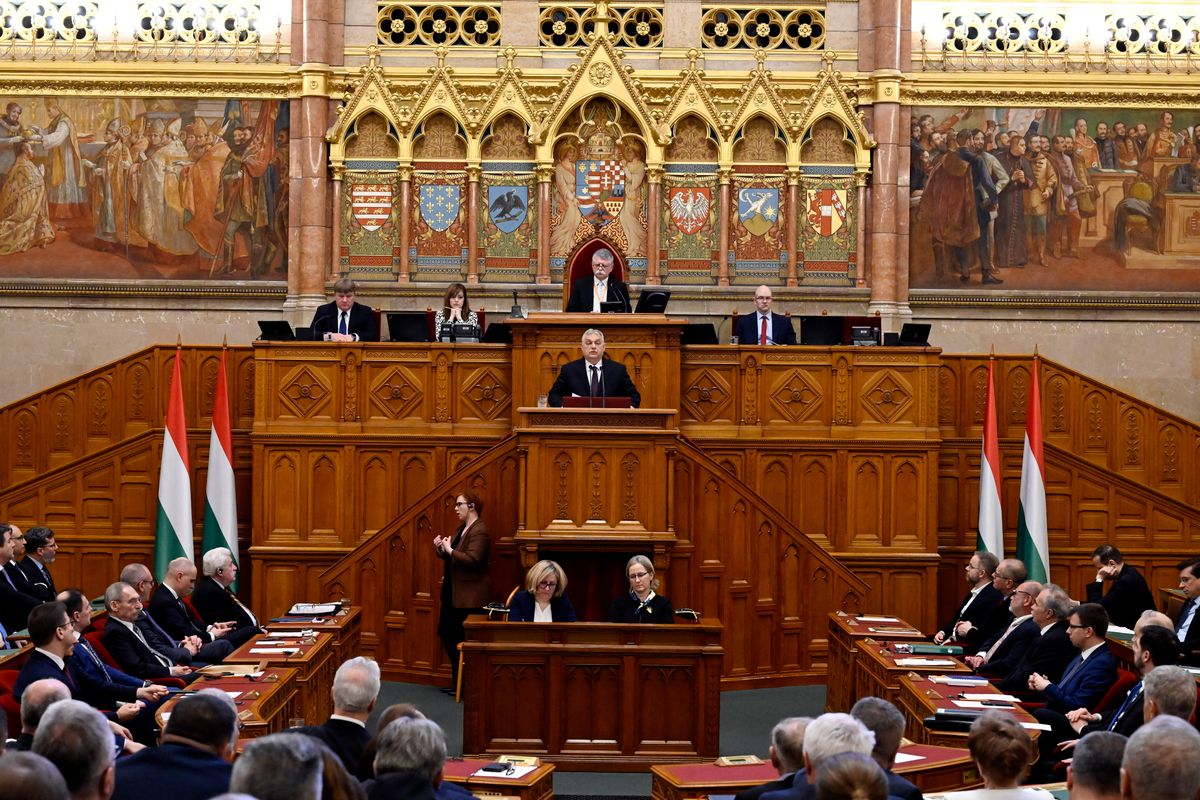 Budapest, 2026. február 23.
Orbán Viktor miniszterelnök napirend előtt szólal fel az Országgyűlés tavaszi ülésszakának első plenáris ülésén 2026. február 23-án. A kormányfő mögött Kövér László házelnök.
MTI/Máthé Zoltán