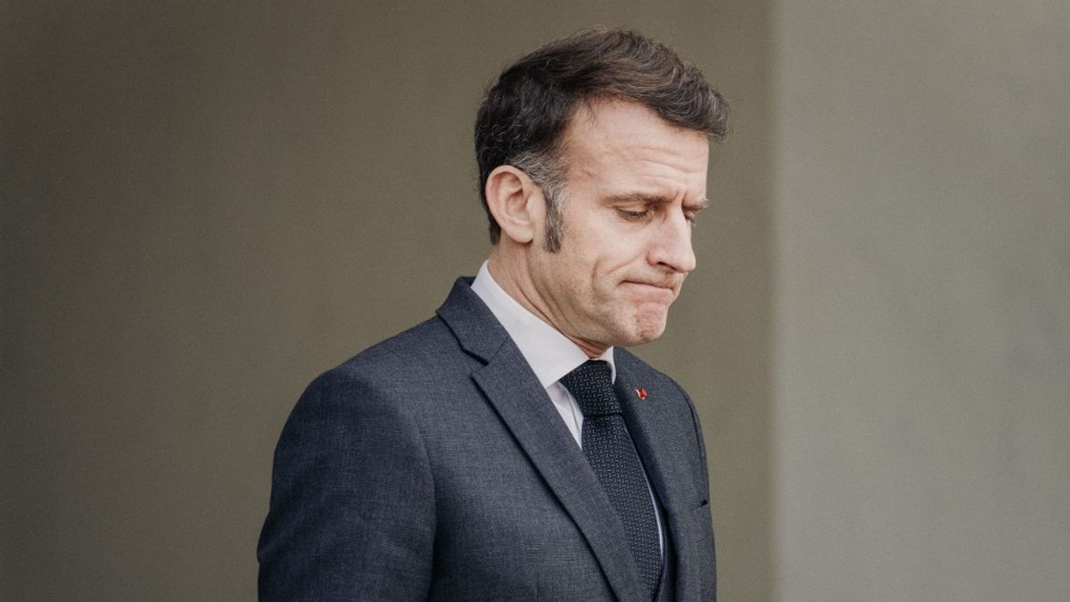 Macron hatalma véget ér, így lett béna kacsa a francia elnökből