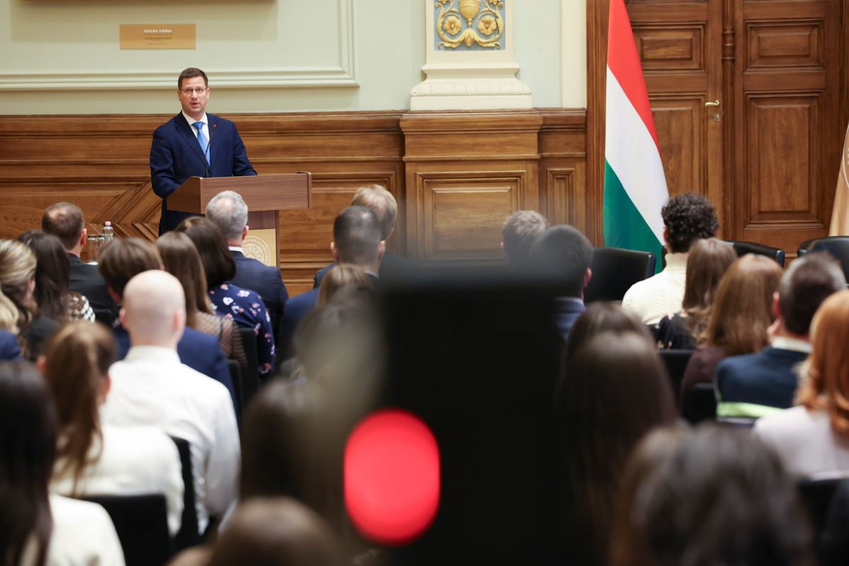 NKE
Ludovika Campus 
Gulyás Gergely