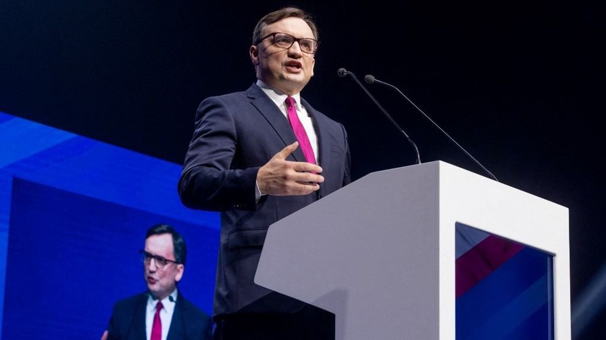 Politikai leszámolás Lengyelországban: elrendelték a volt igazságügyi miniszter letartóztatását + videó