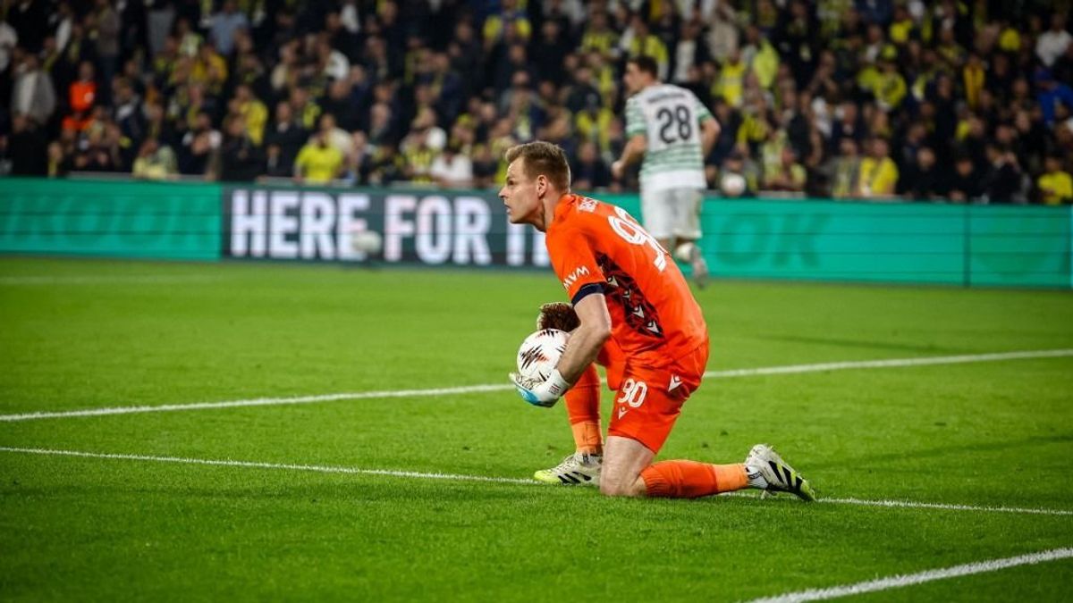 Dibusz Dénes miatt kárörvendenek Bulgáriában a Fradi meccse előtt